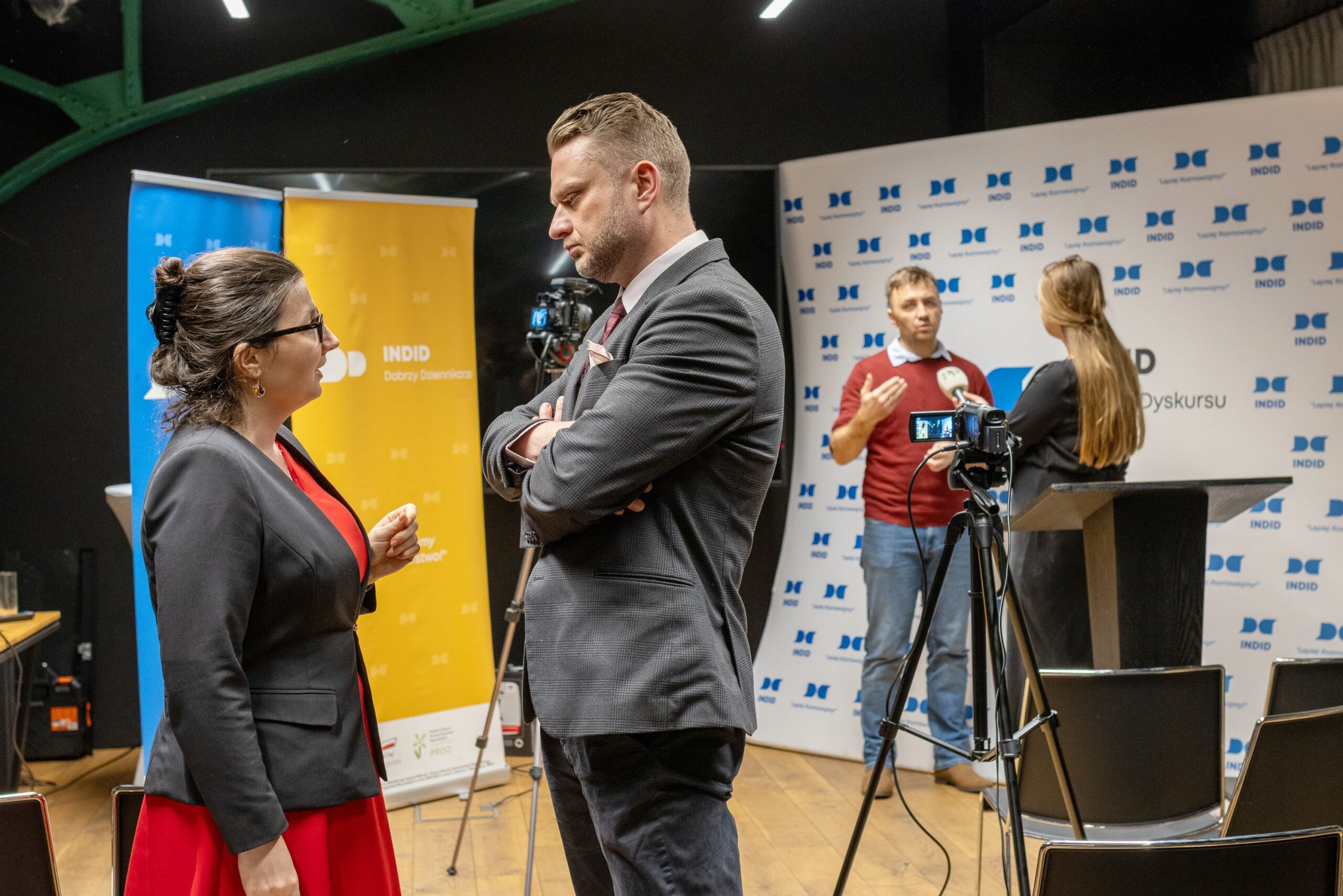 Alienacja z debaty publicznej